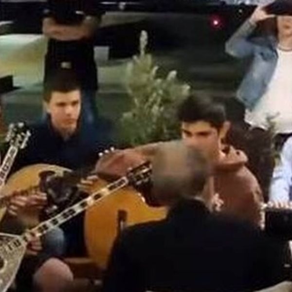 Η αγάπη του Σταύρου Ξαρχάκου για τη μουσική δεν έχει όρια