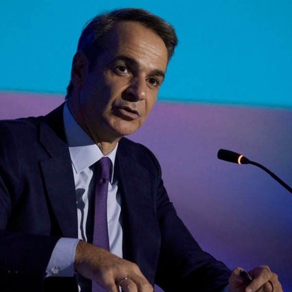 Η κυβέρνηση λέει 'ναι' στον γάμο των ομόφυλων ζευγαριών