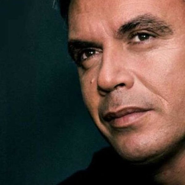 Πέθανε ο τραγουδιστής Μανώλης Λιδάκης