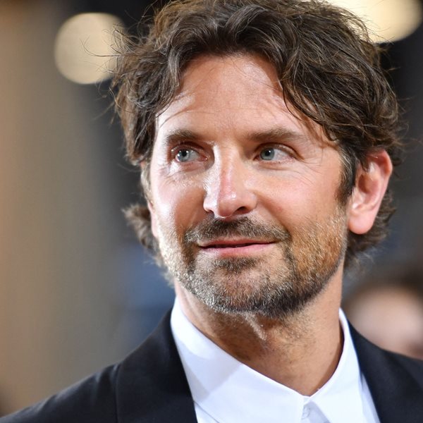 Ούτε η Gigi Hadid γλίτωσε από τη μάνα του Bradley Cooper