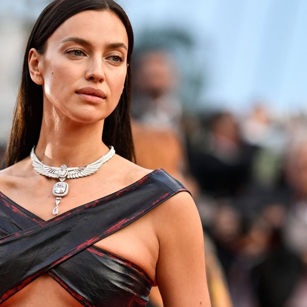 Τα see-through γενέθλια της Irina Shayk στα χιόνια