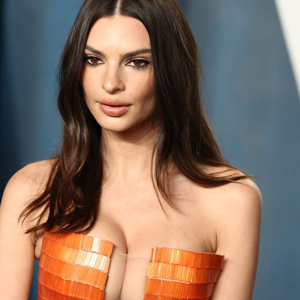 Άλλη μία καυτή μέρα από την καθημερινότητα της Emily Ratajkowski