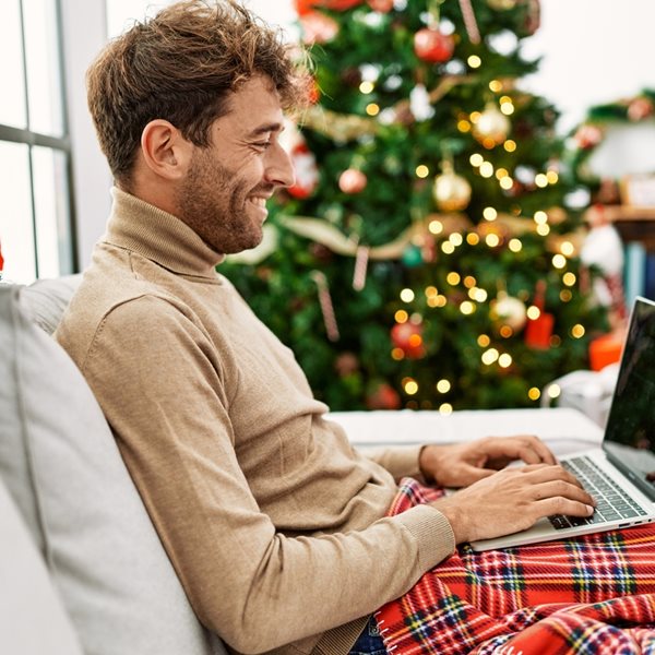 Πώς θα περάσεις ωραία Χριστούγεννα μόνος