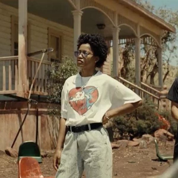 Όλοι μιλούν για τα '90s T-shirts του Nope