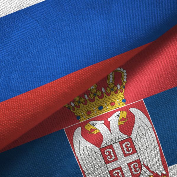 H Σερβία αψηφά το μποϊκοτάζ στη Ρωσία