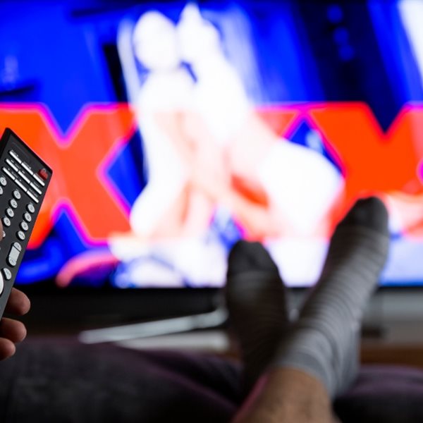 Πόσα χρήματα κερδίζουν οι ηθοποιοί ερωτικών ταινιών