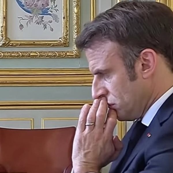 Ο συγκλονιστικός διάλογος Zelensky - Macron λίγο μετά την εισβολή της Ρωσίας