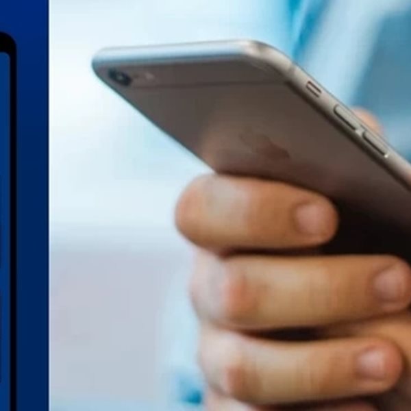 Aπό σήμερα ταυτότητα και δίπλωμα οδήγησης στα smartphones