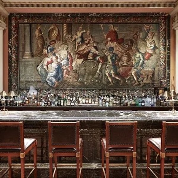 Τα πεντάστερα μπαρ των αθηναϊκών ξενοδοχείων