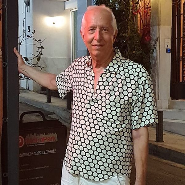 Αποχαιρετισμός στον Κωνσταντίνο Τζούμα, τον τελευταίο εστέτ των Αθηνών