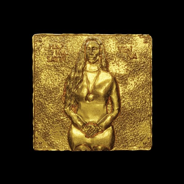 Μαρίνα Σάττι, ένα εικόνισμα της έθνικ ποπ που τραπάρει