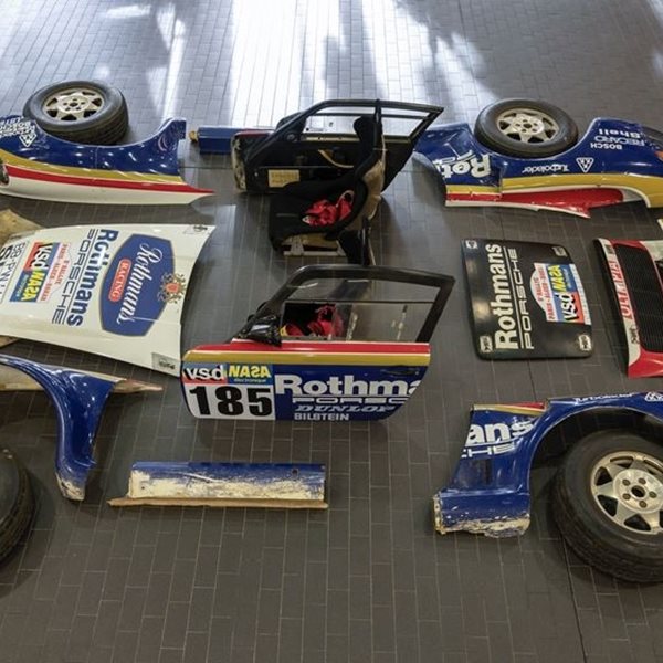 Πώς αναπαλαιώνεται μια Porsche 959 Paris-Dakar του 1986;