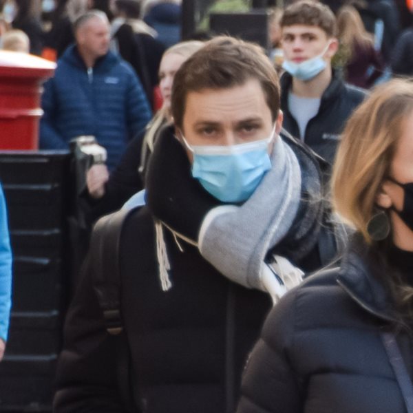 Κορονοϊός: Στο κόκκινο με 72 θανάτους και 551 διασωληνωμένους