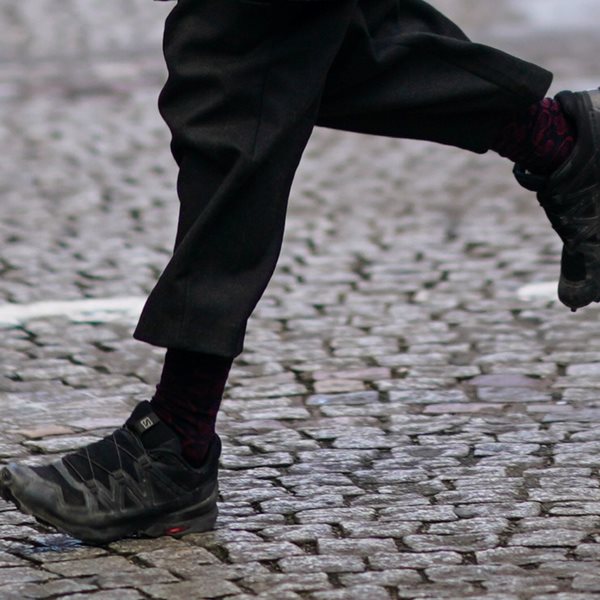 Μαύρα sneakers για το δεύτερο μισό του 2022