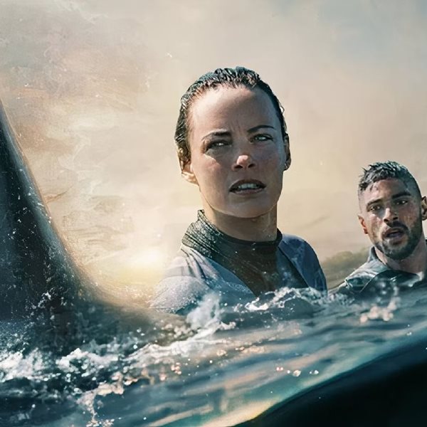 Υπάρχει μια ταινία στο Netflix με έναν καρχαρία και, παραδόξως, βλέπεται