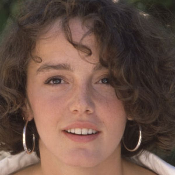 Ποια είναι η Γαλλίδα superstar που σχολιάζει τον 19χρονο εαυτό της;