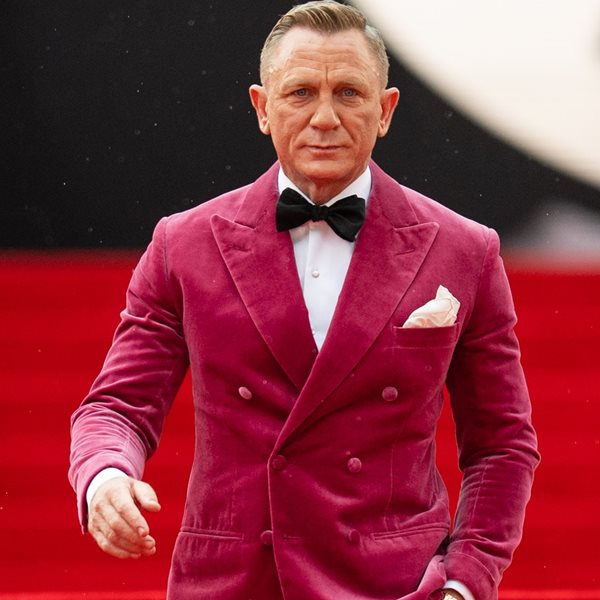 Κι αν το βελούδινο σακάκι είναι φέτος της μόδας;