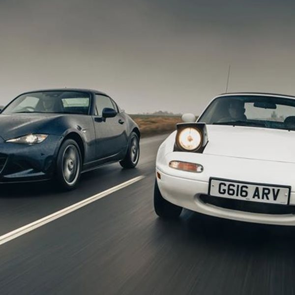 Mazda MX-5 2021 εναντίον Mazda MX-5 1990