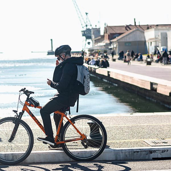 Οι λόγοι που δεν πέφτουν τα κρούσματα κορονοϊού