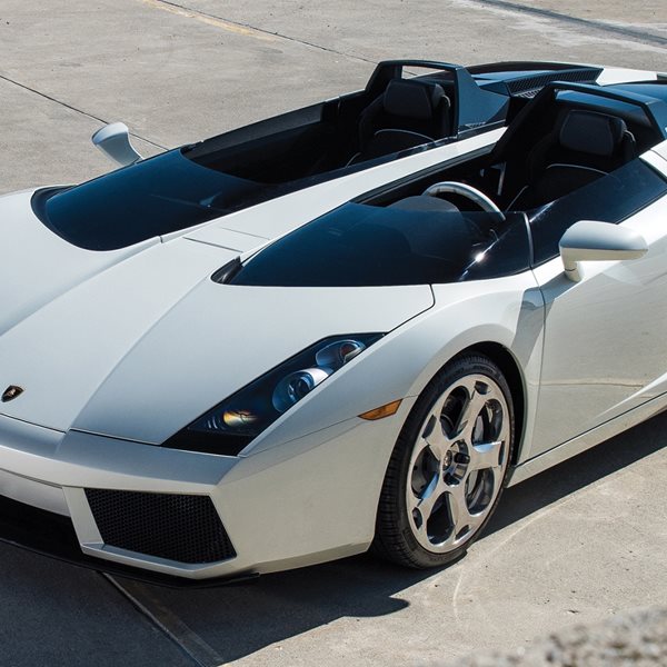 Μία από τις σπανιότερες Lamborghini που υπάρχουν βγαίνει σε δημοπρασία