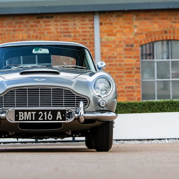 Aston Martin DB5: Το πιο εμβληματικό και ακριβό Bond car της ιστορίας