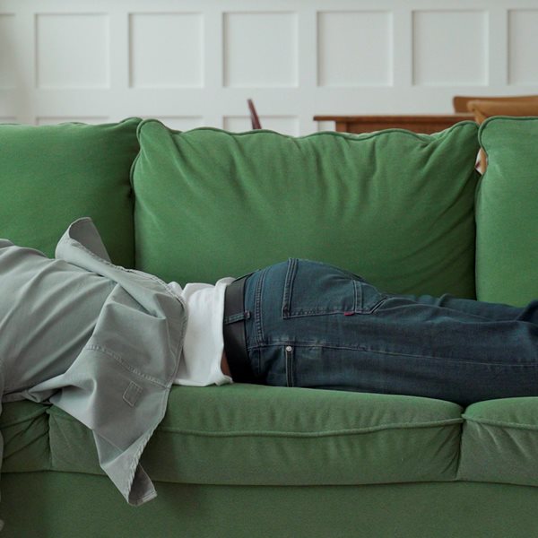 Πώς θα γίνεις εξυπνότερος ενώ κοιμάσαι, σύμφωνα με την επιστήμη