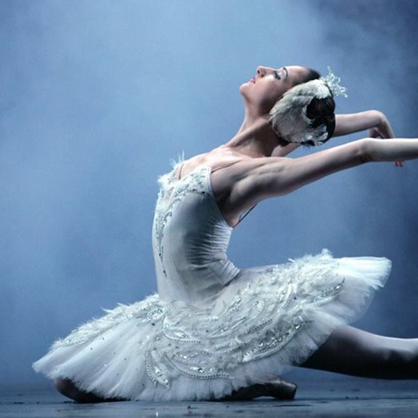 Η αναστολή της "Λίμνης των Κύκνων" φέρνει αντιδράσεις στο Twitter