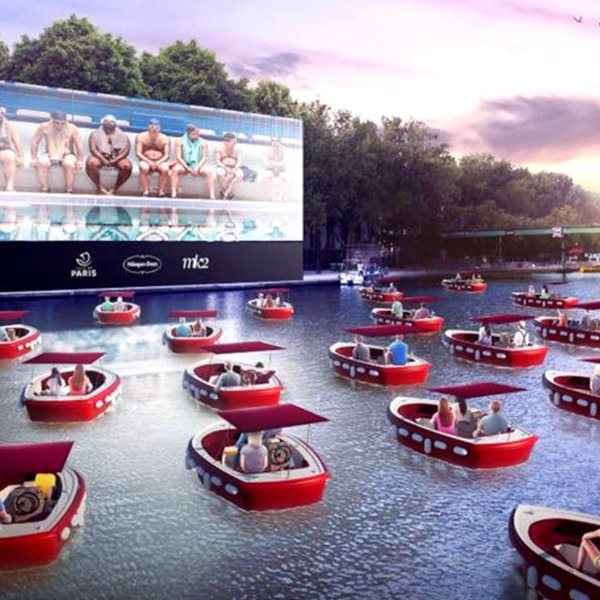 Ο Σηκουάνας μεταμορφώνεται σε πλωτό θερινό σινεμά