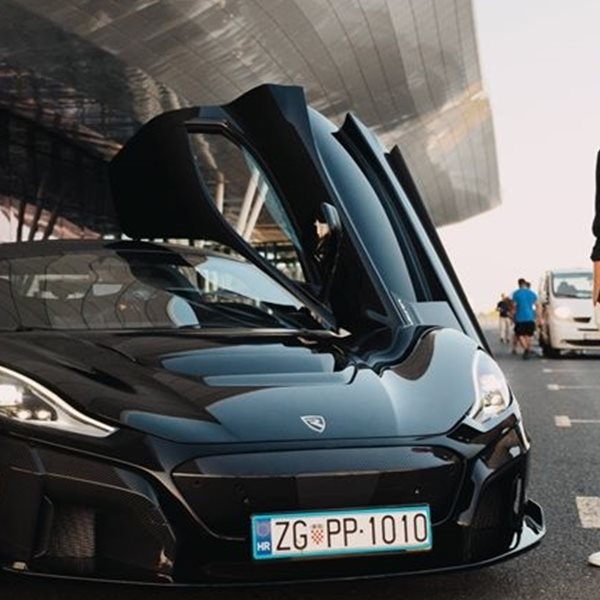 Ο Nico Rosberg οδήγησε το πρώτο Rimac Nevera