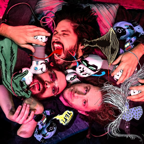 Στο ΝΥΞ, ο Γιάννης Νιάρρος αφηγείται ιστορίες περίεργες