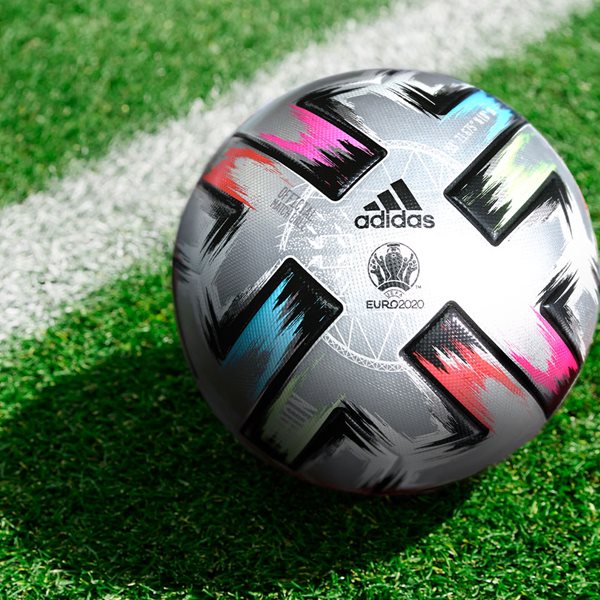 Η επίσημη μπάλα των ημιτελικών και του τελικού του EURO