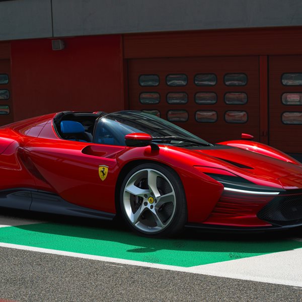 Η Ferrari Daytona SP3 έχει τη γοητεία των 60s και τις επιδόσεις του αύριο