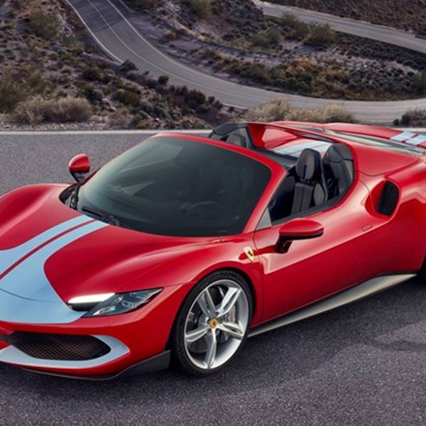 Η εξωφρενική νέα Ferrari 296 GTS