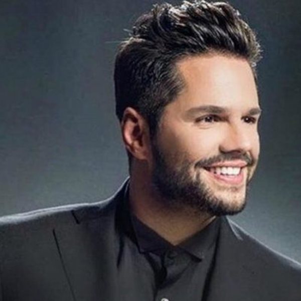 Αντιδράσεις για τραγούδι του Γιώργου Τσαλίκη σε χριστουγεννιάτικο πάρκο στα Τρίκαλα (video)