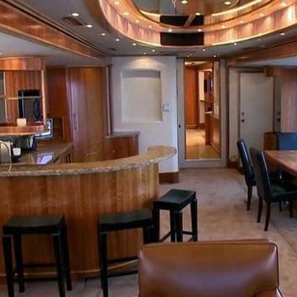 Το τροχόσπιτο του DiCaprio μοιάζει με διαμέρισμα