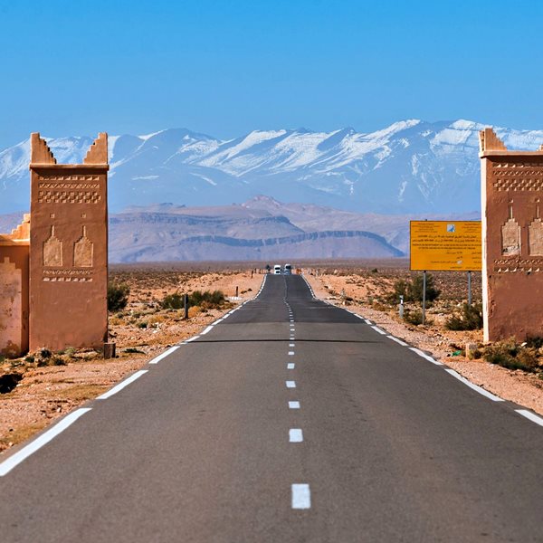 Στις εξωτικές πόλεις, τις ερήμους και τα βουνά του Μαρόκου