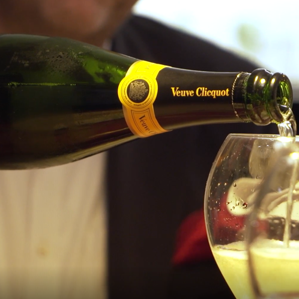 Veuve Clicquot Yellow Hour: Ο Ted Λέλεκας υποδέχεται τον Μιχάλη Νουρλόγλου