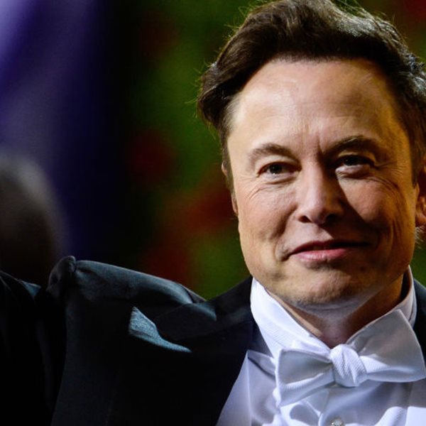 Τι ακριβώς παίζει με το σπίτι του Elon Musk