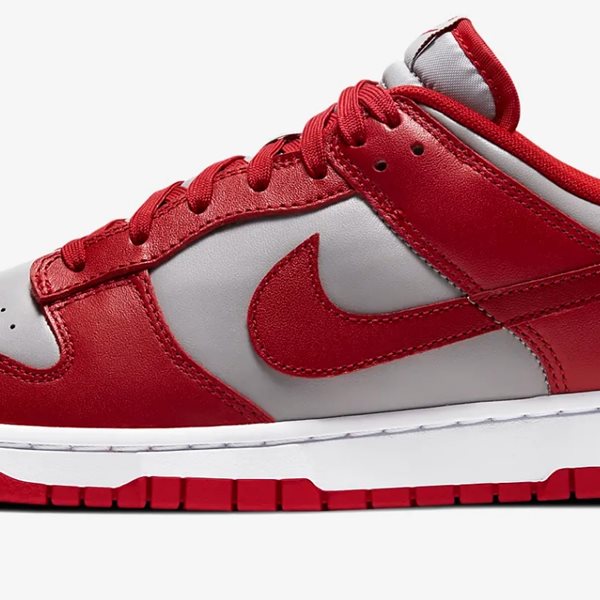 Τα θρυλικά Dunks της Nike γίνονται παγκόσμιο trend