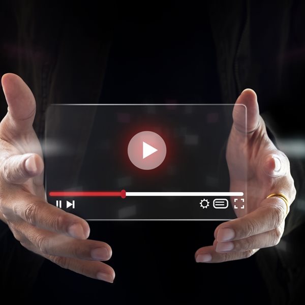 Το Facebook αντιγράφει το TikTok και το TikTok το YouTube, τι γίνεται;