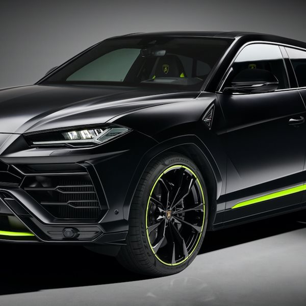 To Graphite Urus της Lamborghini θα μπορούσε να είναι το off-road του Batman