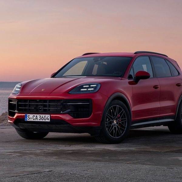 Μια ματιά στην ολοκαίνουργια και άκρως εντυπωσιακή Porsche Cayenne GTS