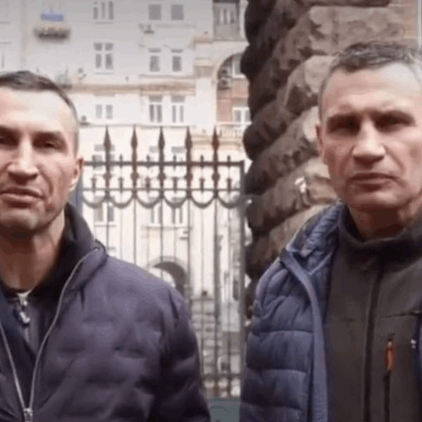 Τα αδέρφια Klitschko πολεμούν για την Ουκρανία