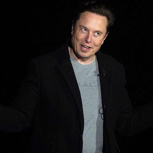 Σε άλλα νέα, η SpaceX του Elon Musk κατηγορείται για παράνομες απολύσεις