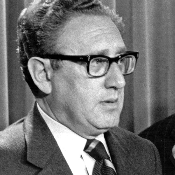 Πώς ο Henry Kissinger έπεισε τον Pelé να παίξει ποδόσφαιρο στην Αμερική