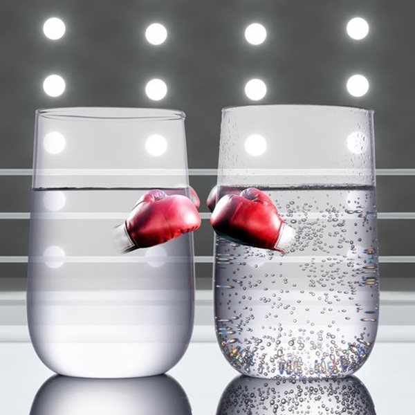 'Μεταλλικό ή Ανθρακούχο'; Το ευαίσθητο θέμα του νερού στα εστιατόρια