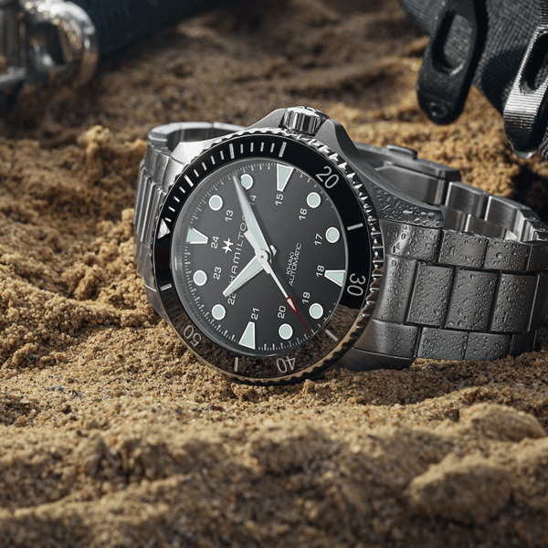 Στυλ εντός και εκτός νερού με το Khaki Navy Scuba