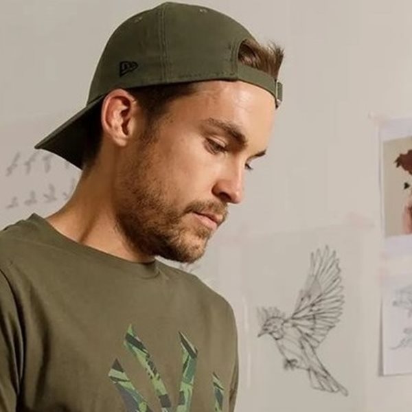 Τα αποδημητικά πουλιά του street artist Taquen