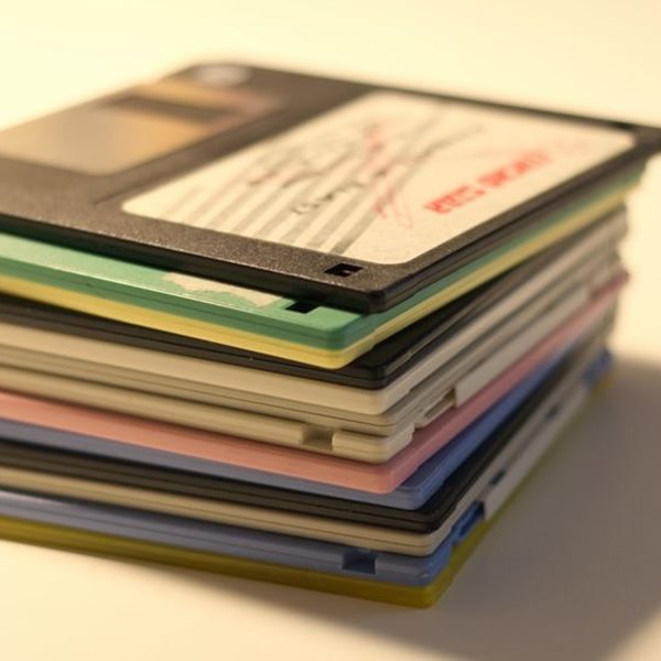 Στην Ιαπωνία γίνεται πόλεμος για τις δισκέτες