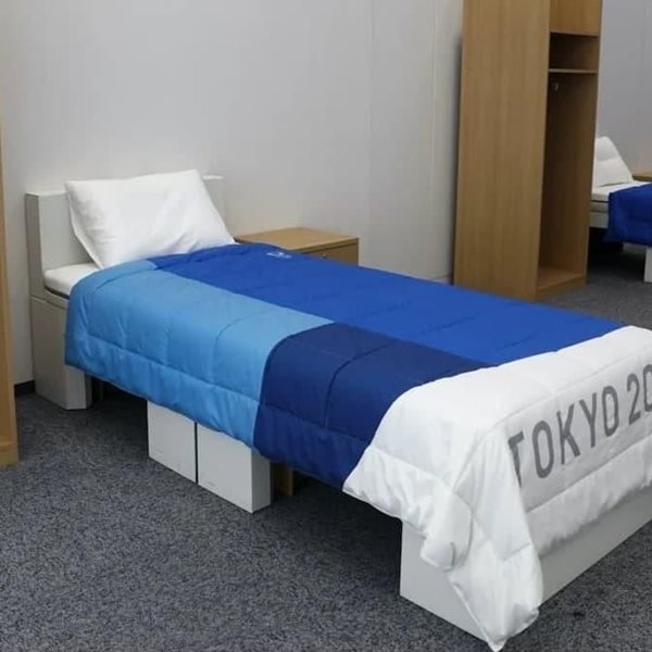Οι αθλητές δοκίμασαν την αντοχή χάρτινων κρεβατιών τους στους Ολυμπιακούς Αγώνες και ιδού τα αποτελέσματα